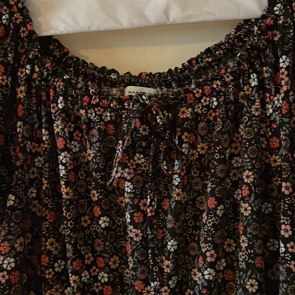 MaxStudio Dress - Picture 2 of 2